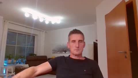 Name online show from 10-10-25, 06:45