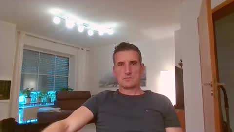 Name online show from 10-19-25, 03:12