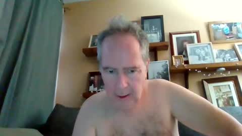 Snapshot of andre6045 chatting on 01-12-26, 08:14 andre6045 online show from 01-12-26, 08:14