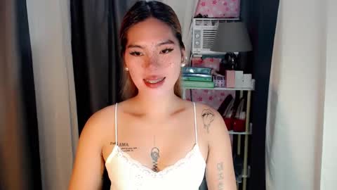 andrea06121998 online show from 04-13-26, 12:43