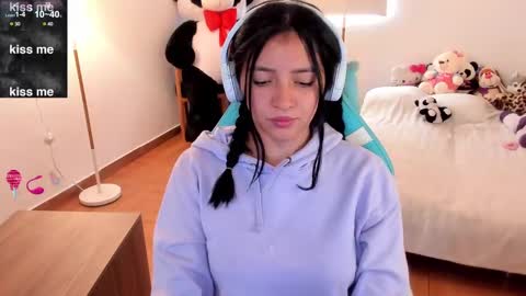 Snapshot of andrea_bonnie chatting on 02-17-25, 10:03 andrea_bonnie online show from 02-17-25, 10:03