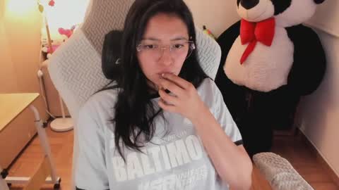 Snapshot of andrea_bonnie chatting on 03-20-26, 01:32 andrea_bonnie online show from 03-20-26, 01:32