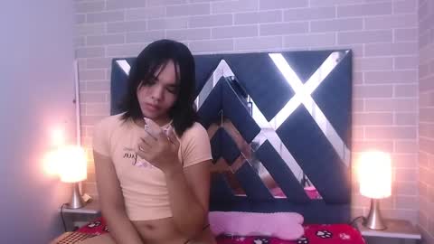 Snapshot of andrea_gill_ chatting on 01-21-25, 12:39 Andres Gil online show from 01-21-25, 12:39