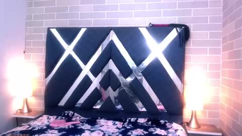 Snapshot of andrea_gill_ chatting on 02-21-25, 11:33 Andres Gil online show from 02-21-25, 11:33