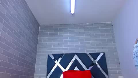 Snapshot of andrea_gill_ chatting on 10-11-25, 12:15 Andres Gil online show from 10-11-25, 12:15