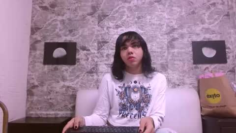 Snapshot of andrea_gill_ chatting on 10-25-25, 11:07 Andres Gil online show from 10-25-25, 11:07