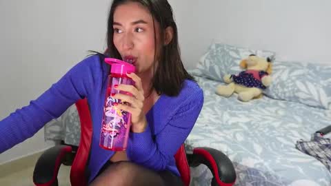 Snapshot of andrea_loaiza2 chatting on 12-16-25, 11:10 Andrea online show from 12-16-25, 11:10