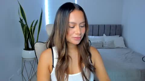 Snapshot of andrea_martini_ chatting on 03-01-25, 06:43 andrea online show from 03-01-25, 06:43