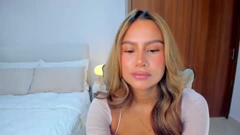 Snapshot of andrea_martini_ chatting on 09-24-25, 11:08 andrea online show from 09-24-25, 11:08