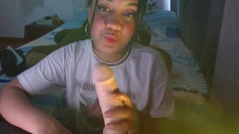 Snapshot of andrebigboobs chatting on 02-27-25, 09:58 Andre online show from 02-27-25, 09:58