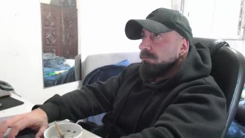 Snapshot of andrecampos87 chatting on 01-11-26, 04:45 Instagram online show from 01-11-26, 04:45