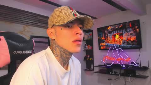 Snapshot of andrees_s chatting on 11-23-25, 07:46 andrees_s online show from 11-23-25, 07:46