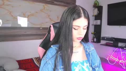 Snapshot of andrees_s chatting on 12-14-25, 08:13 andrees_s online show from 12-14-25, 08:13