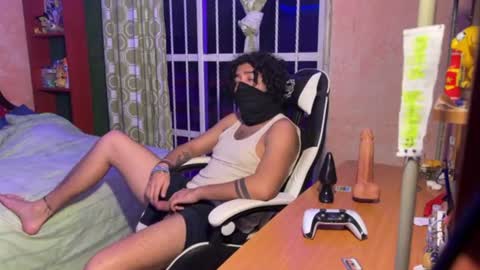 Snapshot of andrelabuda9 chatting on 10-09-25, 03:48 Andre Labuda online show from 10-09-25, 03:48