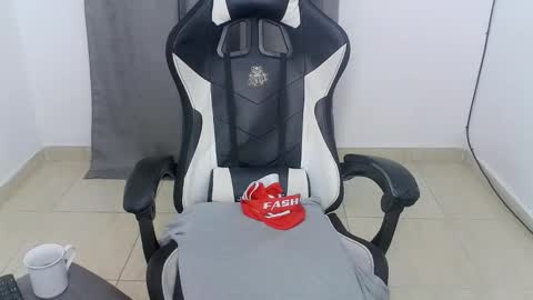 andres180950734 online show from 10-11-25, 09:52