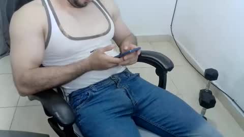 andres180950734 online show from 04-06-26, 11:27