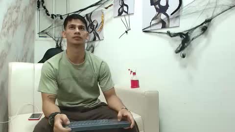 andres_stud online show from 10-19-25, 04:46