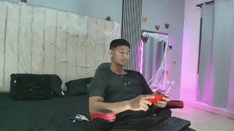 ANDRES  online show from 10-12-25, 04:44