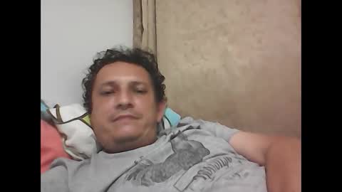 Snapshot of andresfloga chatting on 10-10-25, 04:11 andresfloga online show from 10-10-25, 04:11