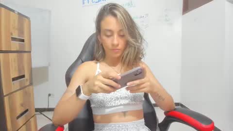 Isa  --------- online show from 01-19-25, 08:19