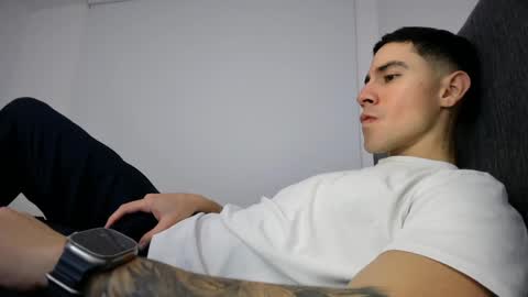 Snapshot of andresjuan92 chatting on 05-23-26, 03:56 onlyfanscallmegotter online show from 05-23-26, 03:56