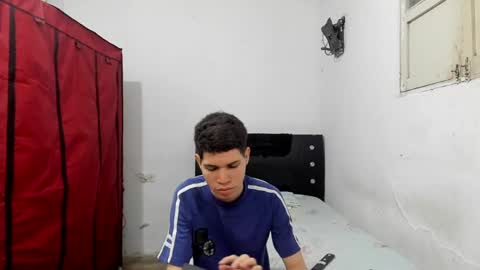 andrew_2811 online show from 04-18-26, 02:04