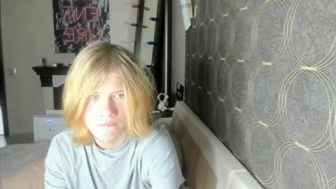 Andrew online show from 04-25-26, 01:41