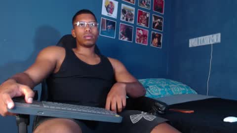 Snapshot of andrew_hoult chatting on 12-19-24, 09:17 Andrew online show from 12-19-24, 09:17