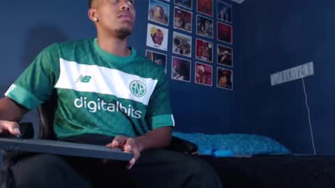 Snapshot of andrew_hoult chatting on 01-13-25, 10:24 Andrew online show from 01-13-25, 10:24