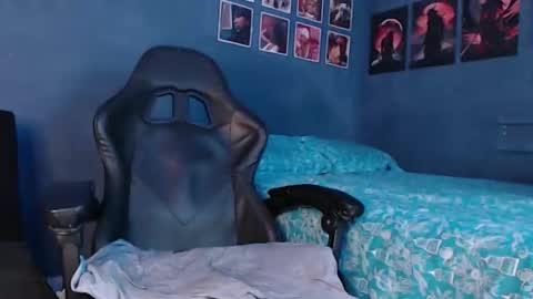 Snapshot of andrew_hoult chatting on 03-10-26, 12:59 Andrew online show from 03-10-26, 12:59