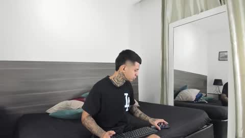 andrew_sanders69 online show from 12-18-25, 03:12