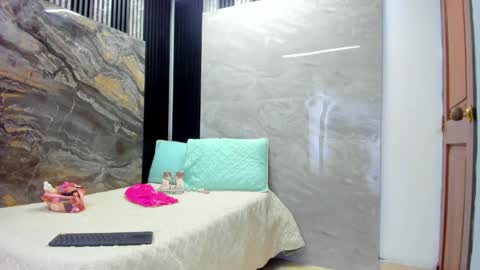 Andrew Taylor0 online show from 03-11-26, 08:37