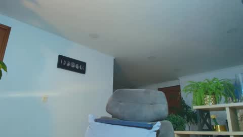 ANDREW WEST online show from 12-01-25, 11:43