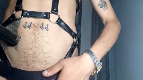 Snapshot of andrewcooper1 chatting on 01-08-25, 02:25 andrew online show from 01-08-25, 02:25