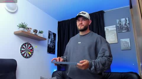 Snapshot of andrewdiaz_ chatting on 01-27-25, 03:26 Andrew Diaz online show from 01-27-25, 03:26