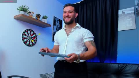 Snapshot of andrewdiaz_ chatting on 01-31-25, 10:52 Andrew Diaz online show from 01-31-25, 10:52