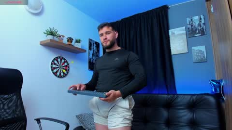 Snapshot of andrewdiaz_ chatting on 02-05-25, 02:08 Andrew Diaz online show from 02-05-25, 02:08