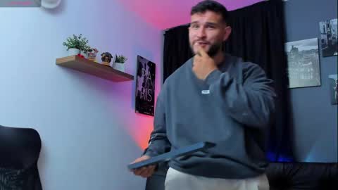 Snapshot of andrewdiaz_ chatting on 03-05-25, 03:18 Andrew Diaz online show from 03-05-25, 03:18