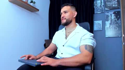 Snapshot of andrewdiaz_ chatting on 11-17-25, 07:47 Andrew Diaz online show from 11-17-25, 07:47