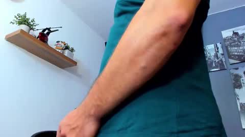 Snapshot of andrewdiaz_ chatting on 12-17-25, 03:12 Andrew Diaz online show from 12-17-25, 03:12