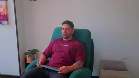 Snapshot of andrewfame chatting on 04-29-26, 10:27 Andrew online show from 04-29-26, 10:27