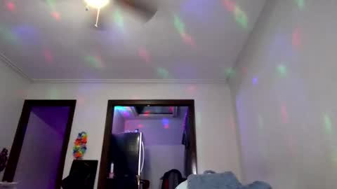 Snapshot of andrewgennie chatting on 11-11-25, 05:40 andrewgennie online show from 11-11-25, 05:40