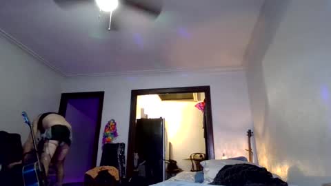 Snapshot of andrewgennie chatting on 12-03-25, 02:30 andrewgennie online show from 12-03-25, 02:30