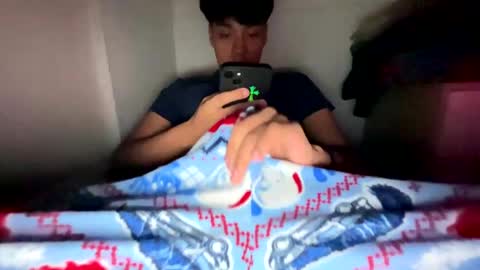 Snapshot of andrewhdez chatting on 01-30-25, 04:58 Andrew online show from 01-30-25, 04:58