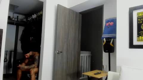 Snapshot of andrewjohnson0 chatting on 06-19-26, 03:00 Andrew Johnson online show from 06-19-26, 03:00