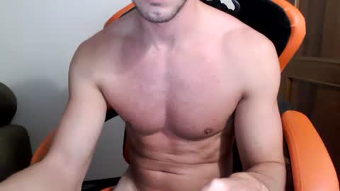 Snapshot of andrewyy34 chatting on 10-22-25, 09:25 Andrea online show from 10-22-25, 09:25