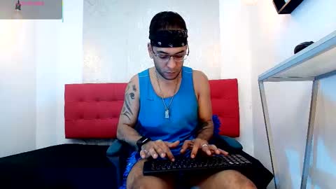   online show from 11-04-25, 09:03