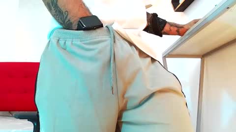   online show from 11-19-25, 08:42