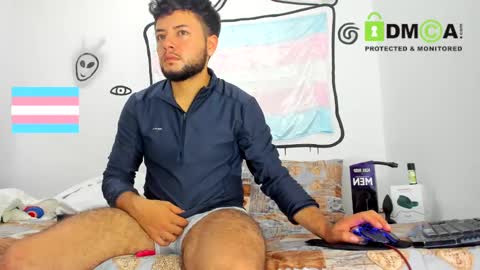 Snapshot of androgynous_love chatting on 03-08-25, 02:34 hugeclit online show from 03-08-25, 02:34