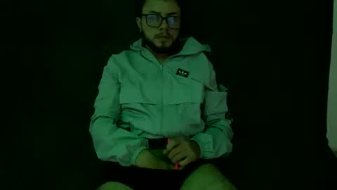 Snapshot of androgynous_love chatting on 04-16-26, 12:17 hugeclit online show from 04-16-26, 12:17